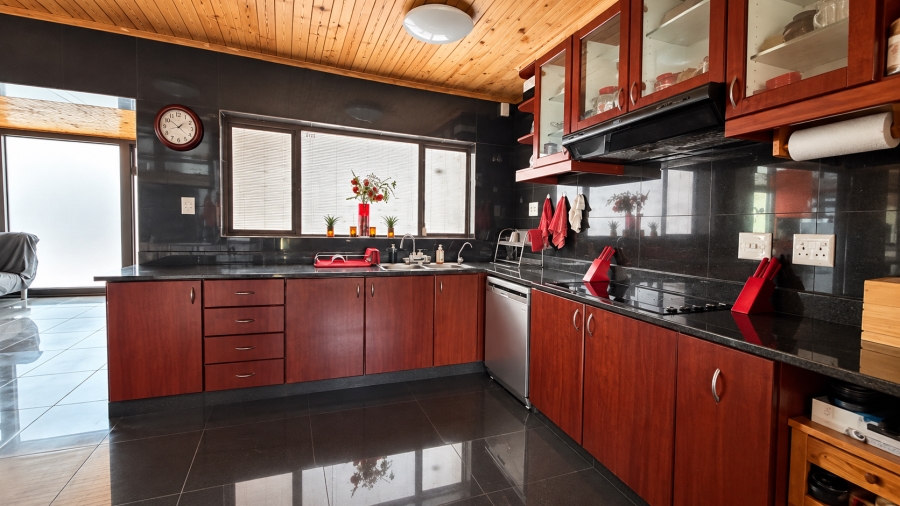 5 Bedroom Property for Sale in Protea Heights Western Cape